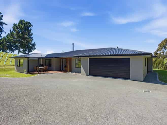 14 Suncrest Drive, Tasman