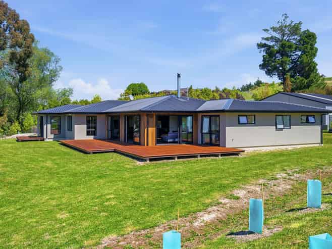 14 Suncrest Drive, Tasman