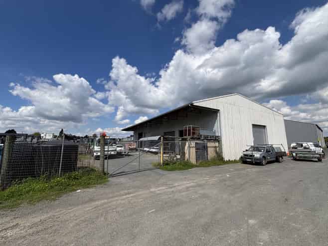 Warehouse plus Yard