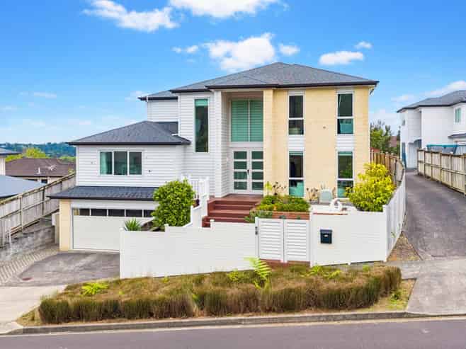 20 Mackay Drive, Greenhithe
