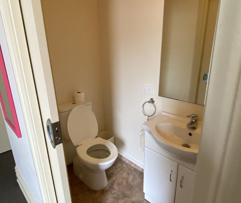 Boarding house room 4