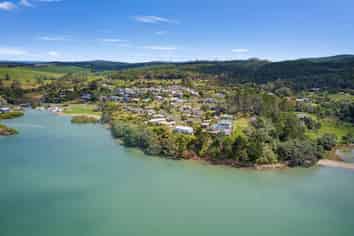 11 Moana Road, Tinopai