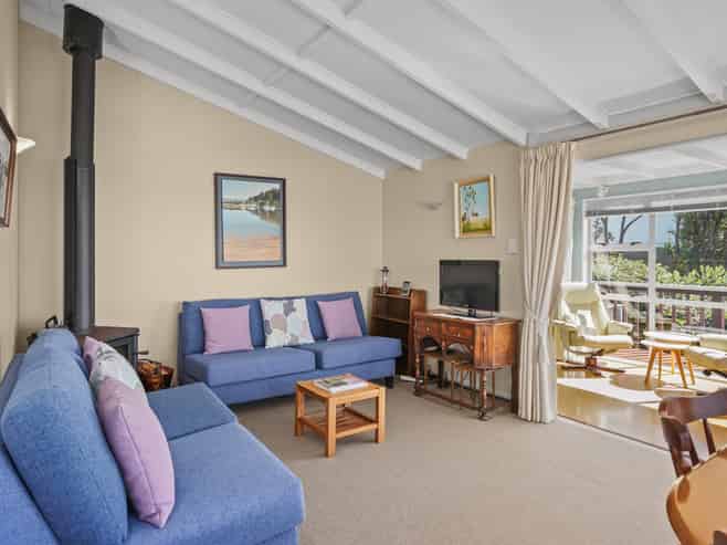 4 Farmer Street, Gore Bay