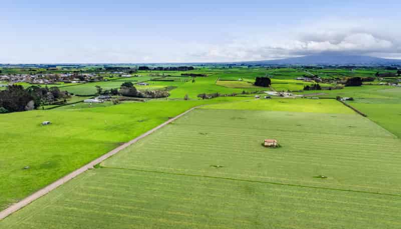 0n Ngarongo Road, Normanby