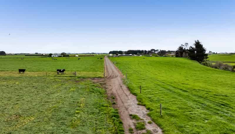 0n Ngarongo Road, Normanby