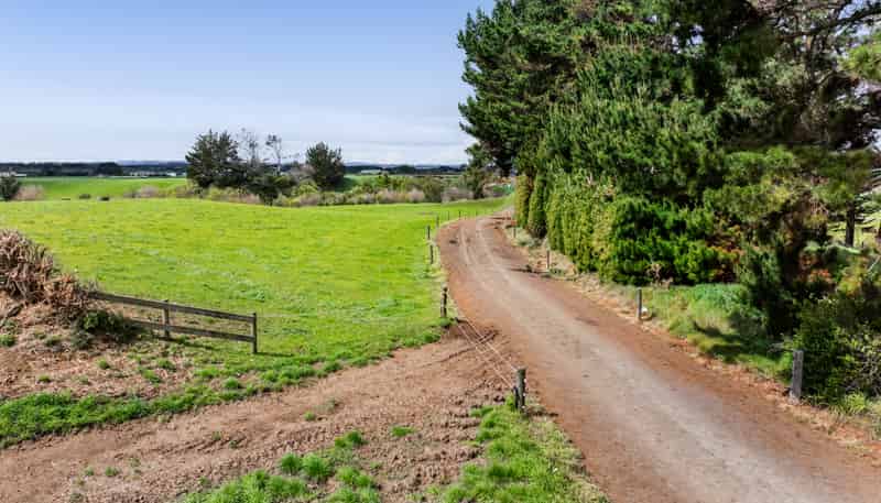 0n Ngarongo Road, Normanby