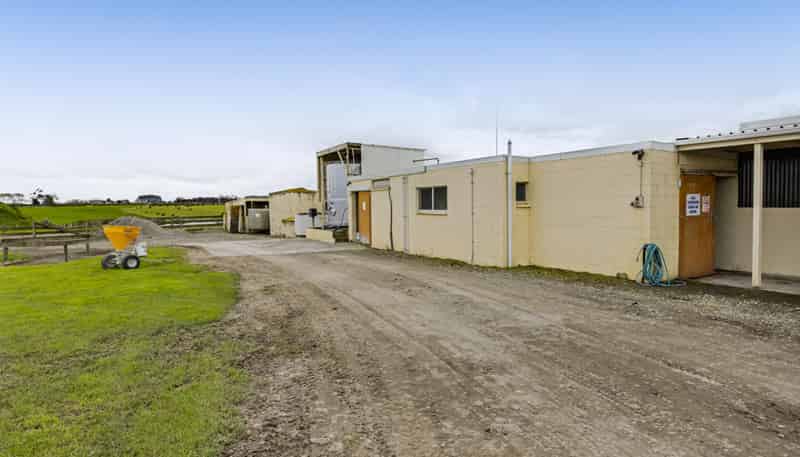 0n Ngarongo Road, Normanby