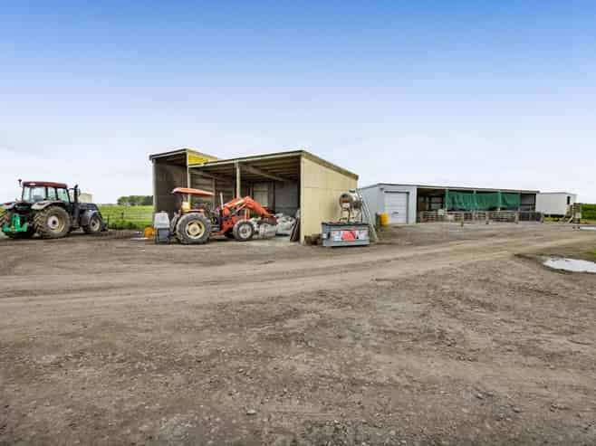0n Ngarongo Road, Normanby