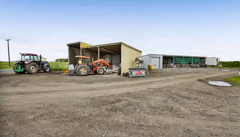 0n Ngarongo Road, Normanby