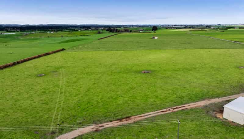 0n Ngarongo Road, Normanby