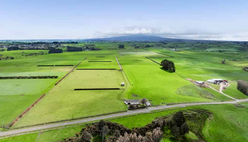 0n Ngarongo Road, Normanby