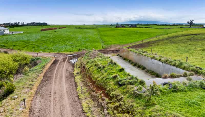 0n Ngarongo Road, Normanby