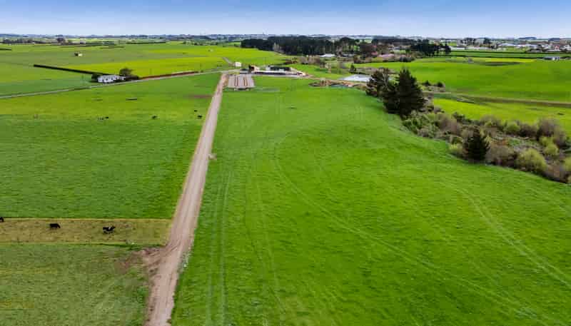 0n Ngarongo Road, Normanby