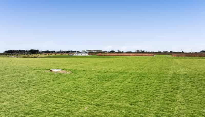 0n Ngarongo Road, Normanby