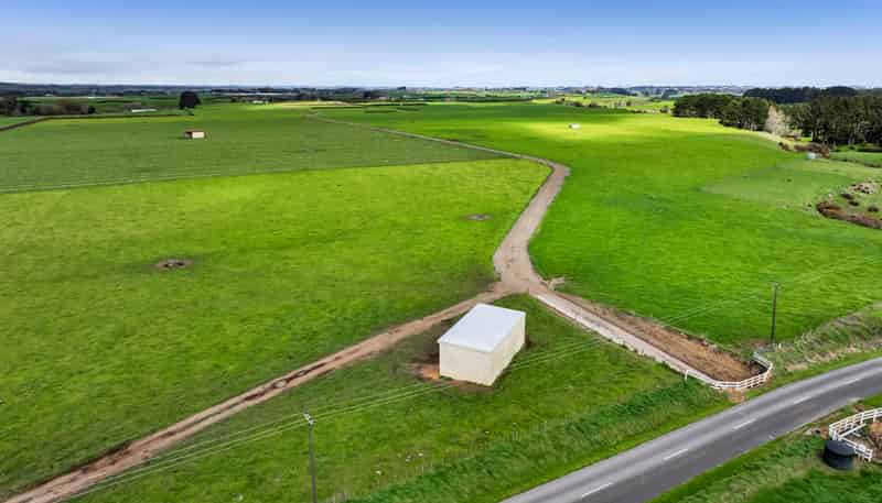 0n Ngarongo Road, Normanby