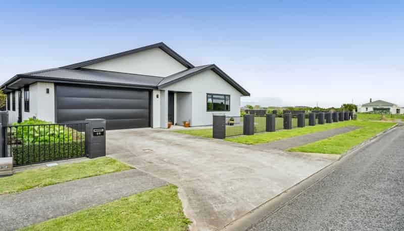 39 County Drive, Hawera