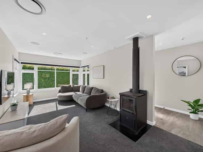 9 Stanbury Avenue, Somerfield