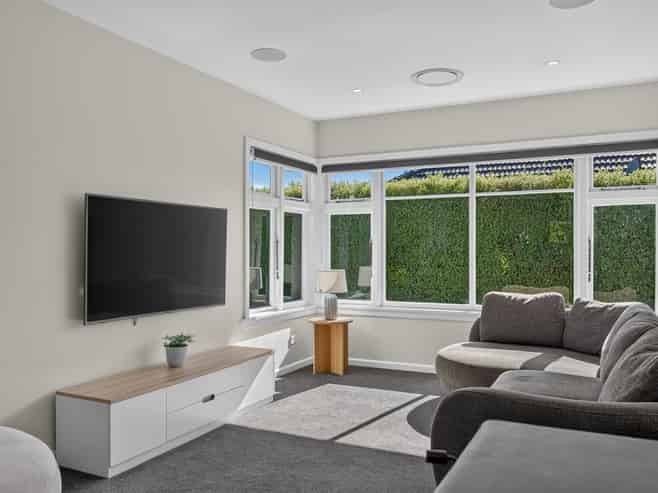 9 Stanbury Avenue, Somerfield