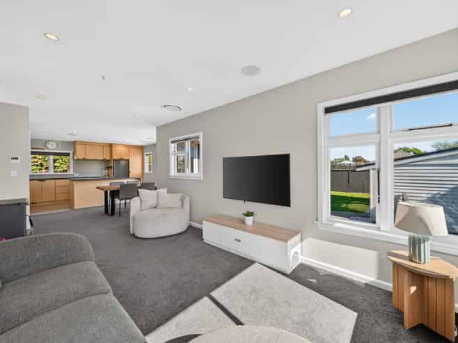 9 Stanbury Avenue, Somerfield