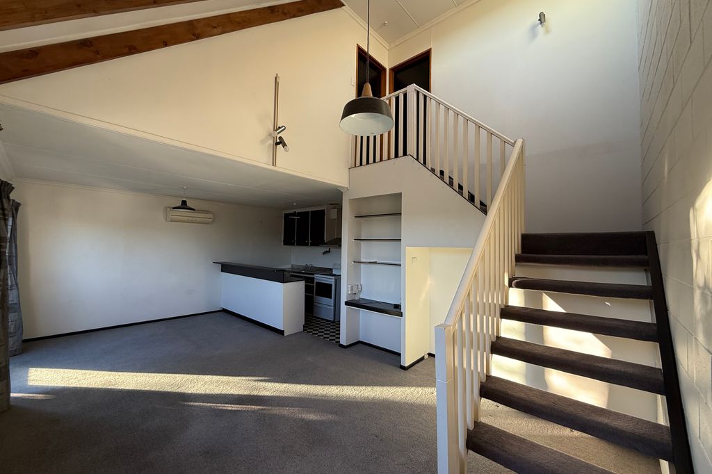 Spacious Two-Bedroom Apartment with Garage 4