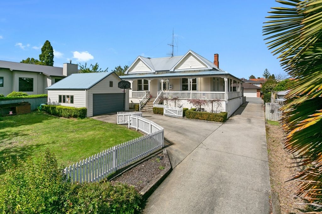 Character Villa Close to Town and Schools 1