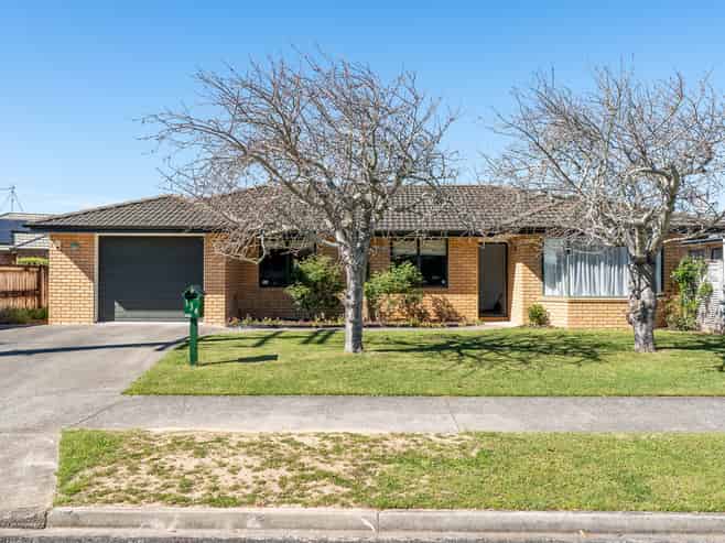 134 Rototuna Road, Flagstaff