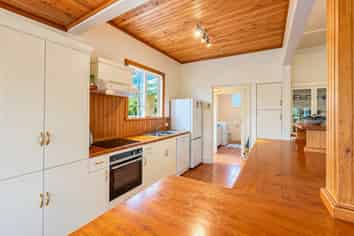 242 Tony Avenue, Thames