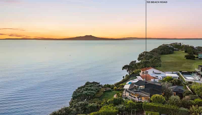  153 Beach Road, Castor Bay