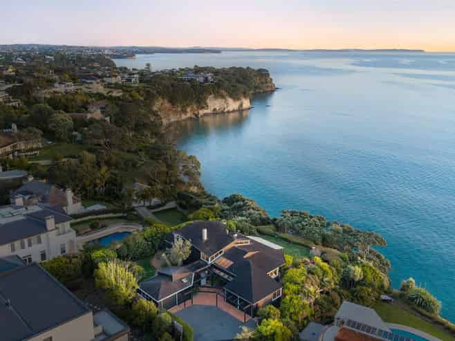  153 Beach Road, Castor Bay