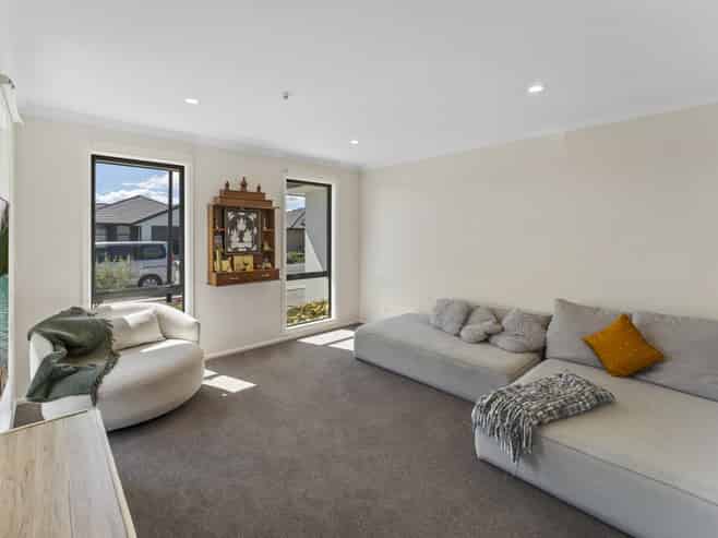 5 Upton Lane, Richmond