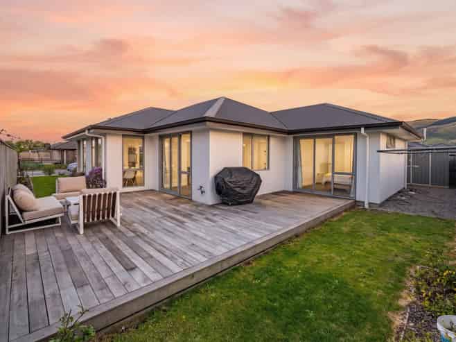 5 Upton Lane, Richmond