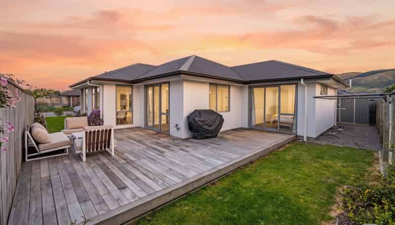 5 Upton Lane, Richmond