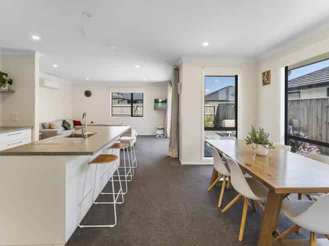 5 Upton Lane, Richmond