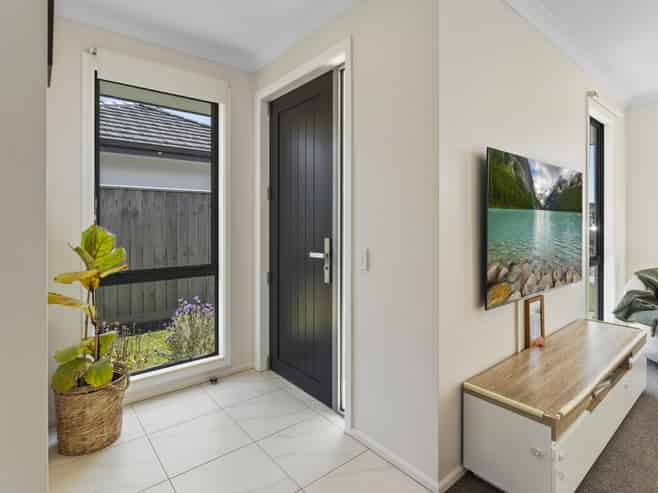 5 Upton Lane, Richmond