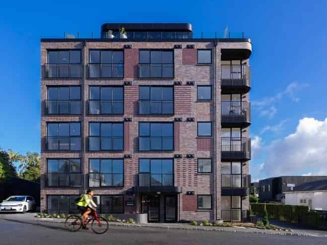 305/2 Finch Street, Morningside