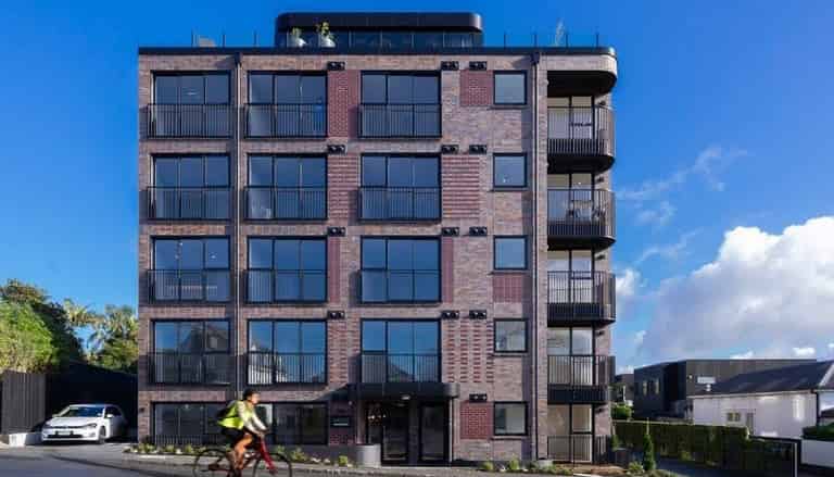 305/2 Finch Street, Morningside
