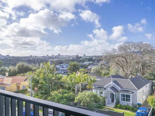 305/2 Finch Street, Morningside