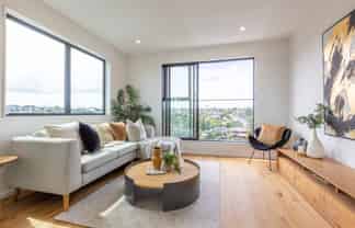 7/32 Karori Cresent, Orakei