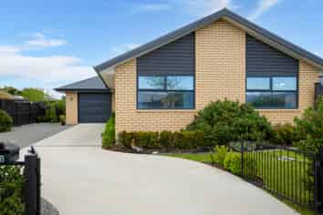 8 Cherry Avenue, DARFIELD