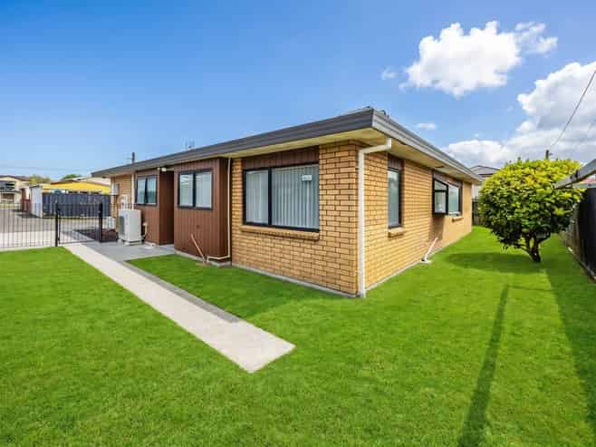 2/18 Maunu Road, Papatoetoe