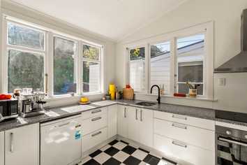 211 Grant Road, Thorndon