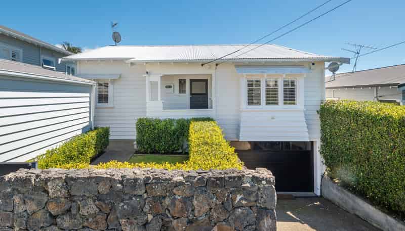 30 Warwick Avenue, Westmere