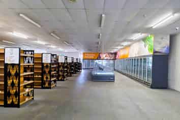 HIGH PROFILE RETAIL OPPORTUNITY
