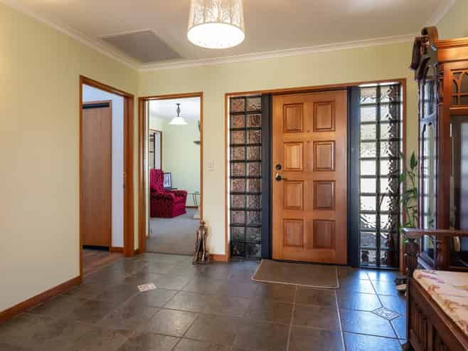 5 Holdaway Grove, Richmond