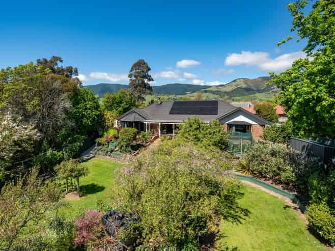 5 Holdaway Grove, Richmond