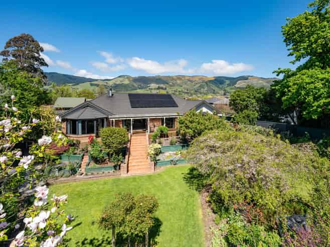 5 Holdaway Grove, Richmond