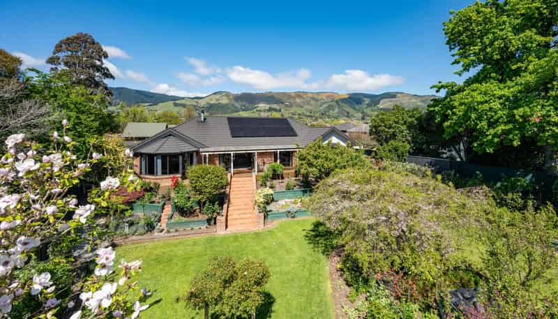 5 Holdaway Grove, Richmond