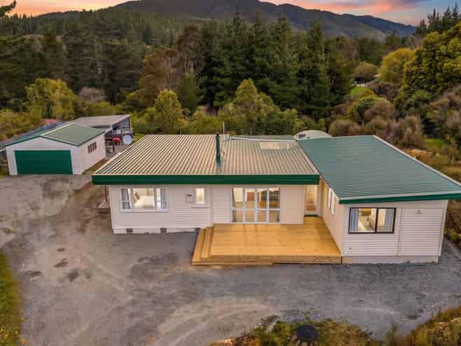 62 Kaitoke Loop, Kaitoke