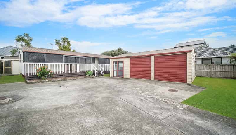 5a Shamrock Lane, Te Atatu Peninsula