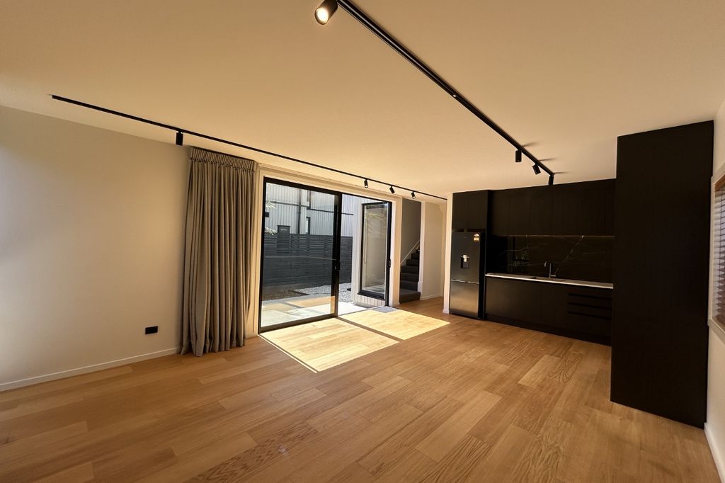 Modern Home in Hanleys 3